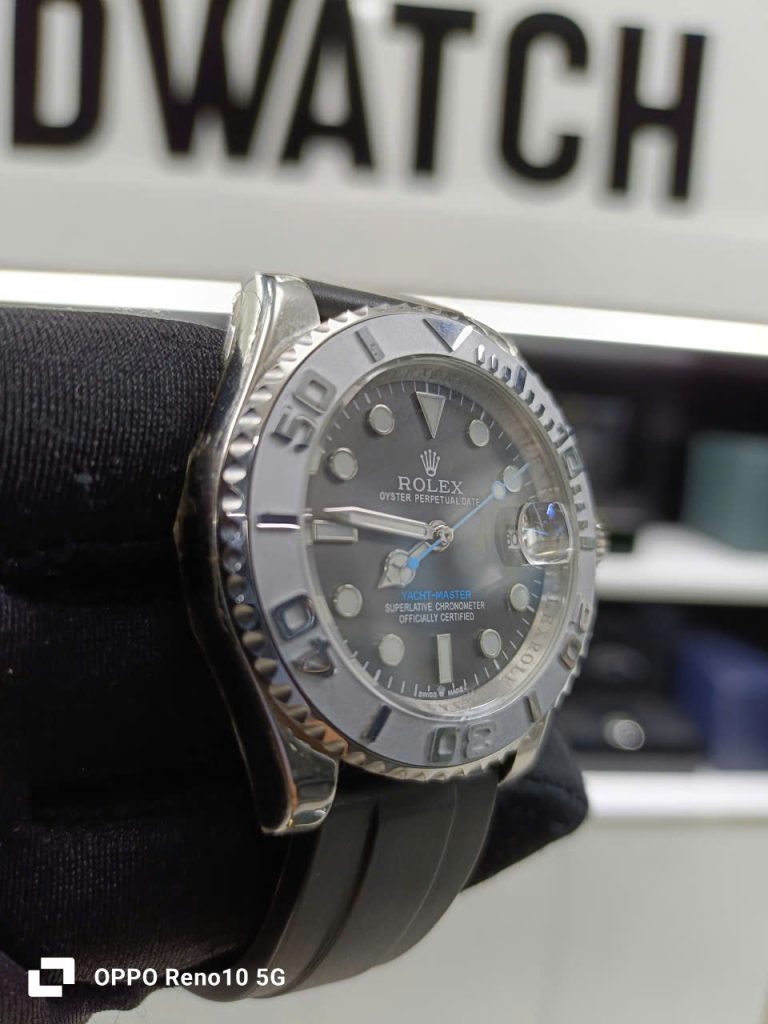 Đồng hồ Rolex Yacth Master Super Fake Mặt Xám Dây Cao Su 40mm