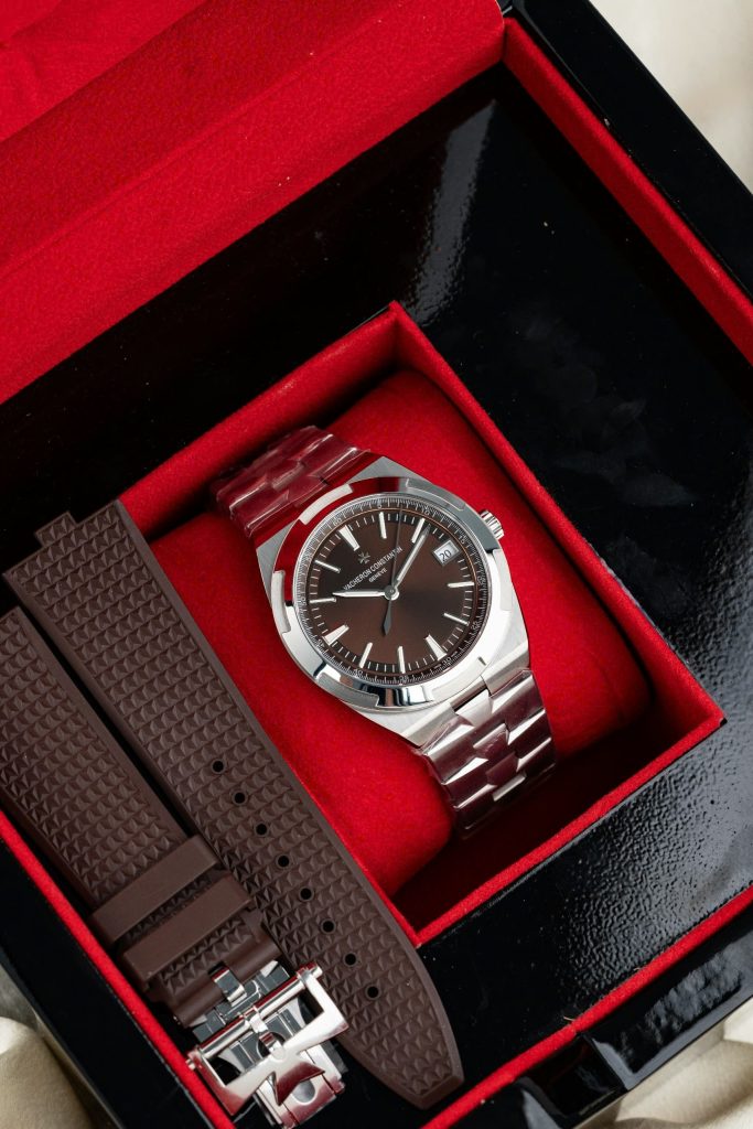 Đồng hồ Vacheron Constantin Overseas 4500V Rep 11 cao cấp mặt chocolate 41mm (2)