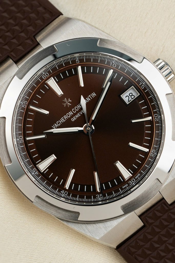 Đồng hồ Vacheron Constantin Overseas 4500V Rep 11 cao cấp mặt chocolate 41mm (2)