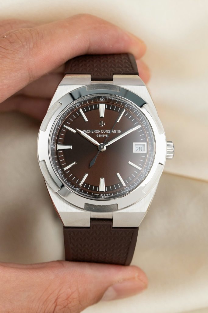Đồng hồ Vacheron Constantin Overseas 4500V Rep 11 cao cấp mặt chocolate 41mm (2)