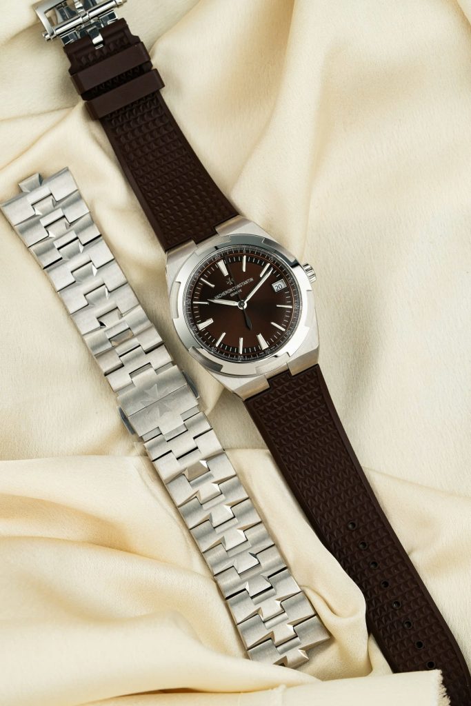 Đồng hồ Vacheron Constantin Overseas 4500V Rep 11 cao cấp mặt chocolate 41mm (2)