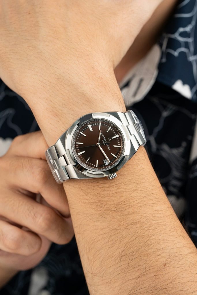 Đồng hồ Vacheron Constantin Overseas 4500V Rep 11 cao cấp mặt chocolate 41mm (2)