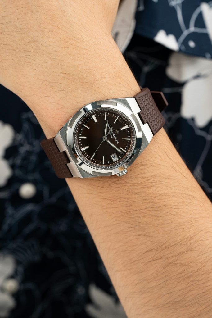 Đồng hồ Vacheron Constantin Overseas 4500V Rep 11 cao cấp mặt chocolate 41mm (2)