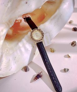 Đồng hồ Versace Glam Chic nữ dây da đen mặt vàng gold Like Auth 30mm (3)