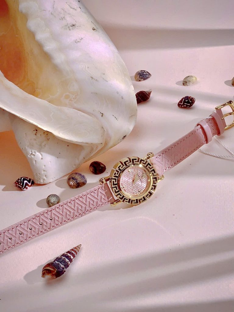 Đồng hồ Versace Glam Chic nữ dây da hồng niềng bông hoa Like Auth 30mm