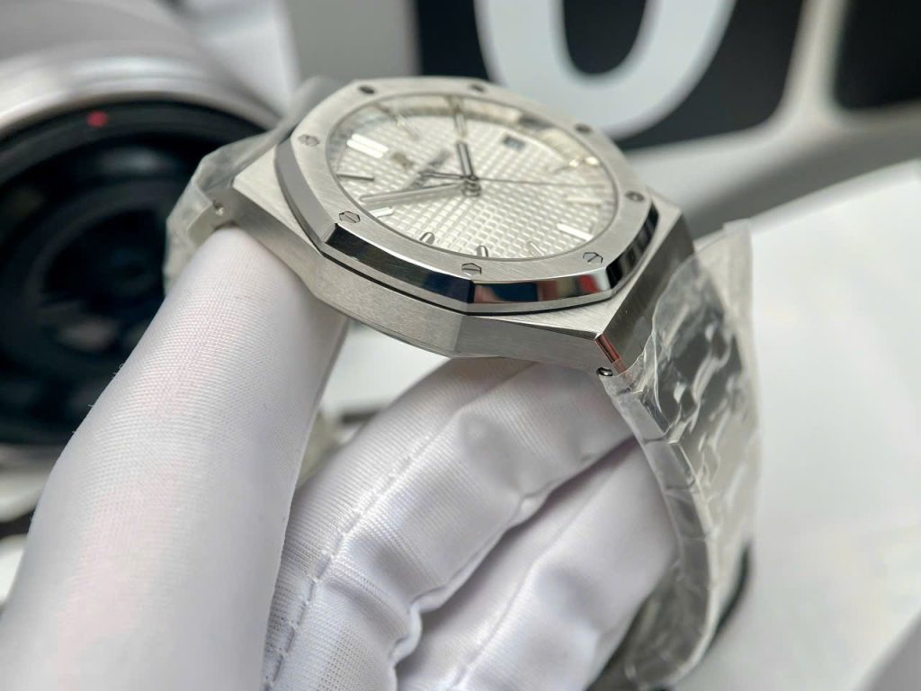 Đồng hồ Audemars Piguet Royal Oak 15500 Replica 1 1 mặt trắng nhà máy APS 41mm (2)