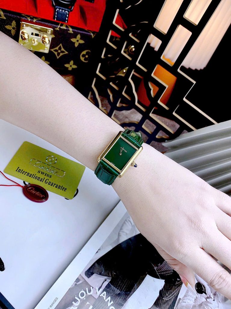 Đồng hồ Cartier Tank Louis dây da Green mặt chữ Nhật Fake Cao Cấp 24X32mm (6)