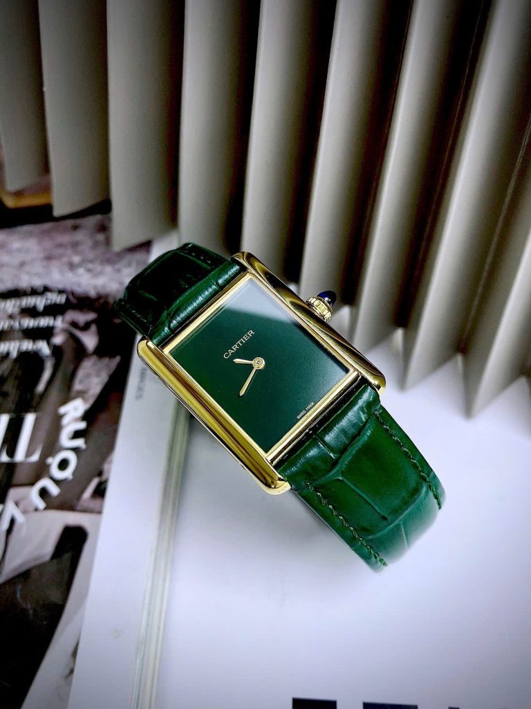 Đồng hồ Cartier Tank Louis dây da Green mặt chữ Nhật Fake Cao Cấp 24X32mm (6)