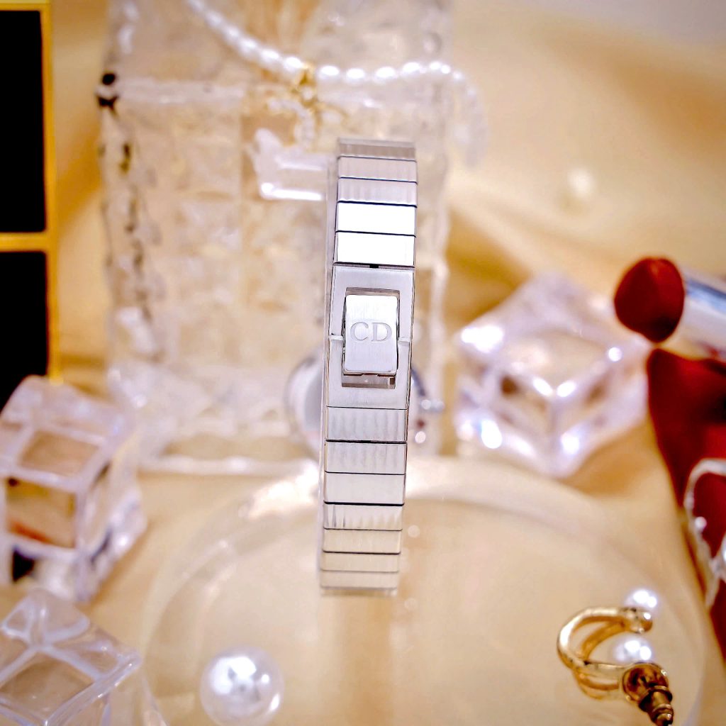 Đồng hồ Dior Nữ Máy Quarzt Nhật Cọc Số La Mã Kim Loại Like Auth 22mm
