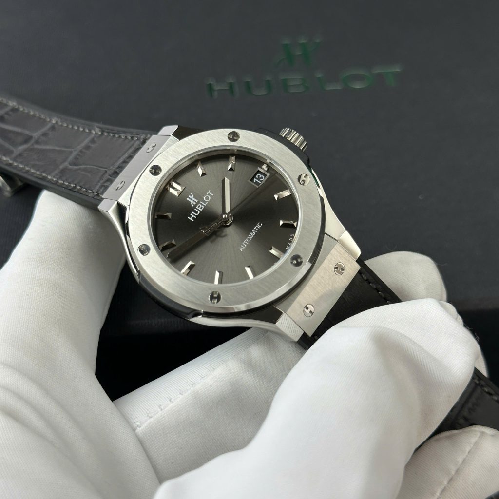 Đồng hồ Hublot Classic Fusion Titanium Replica 11 mặt xám nhà máy JJF 38mm (2)