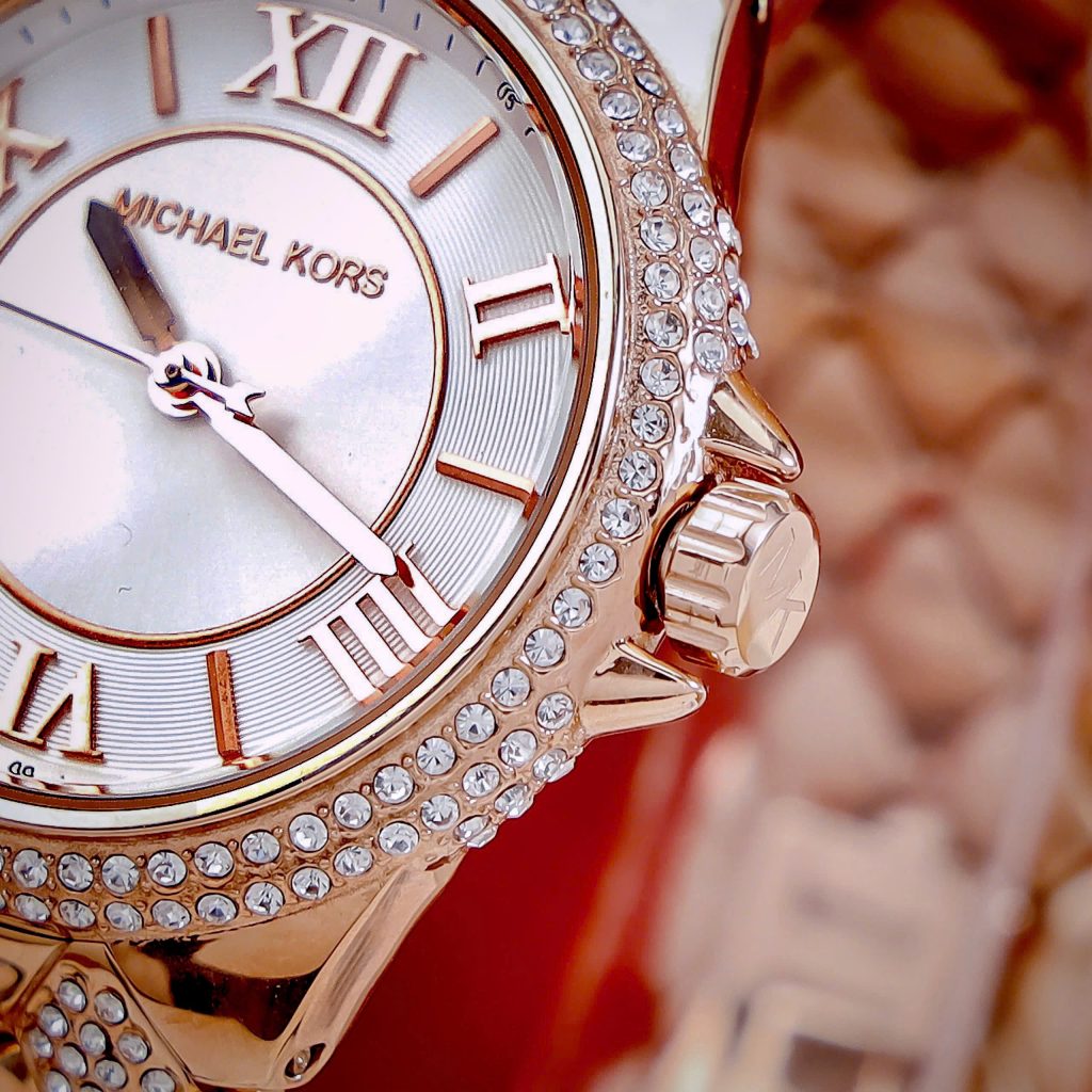 Đồng hồ Michael Kors Harlowe Pavé nữ đính đá cọc số la mã Like Auth 33mm