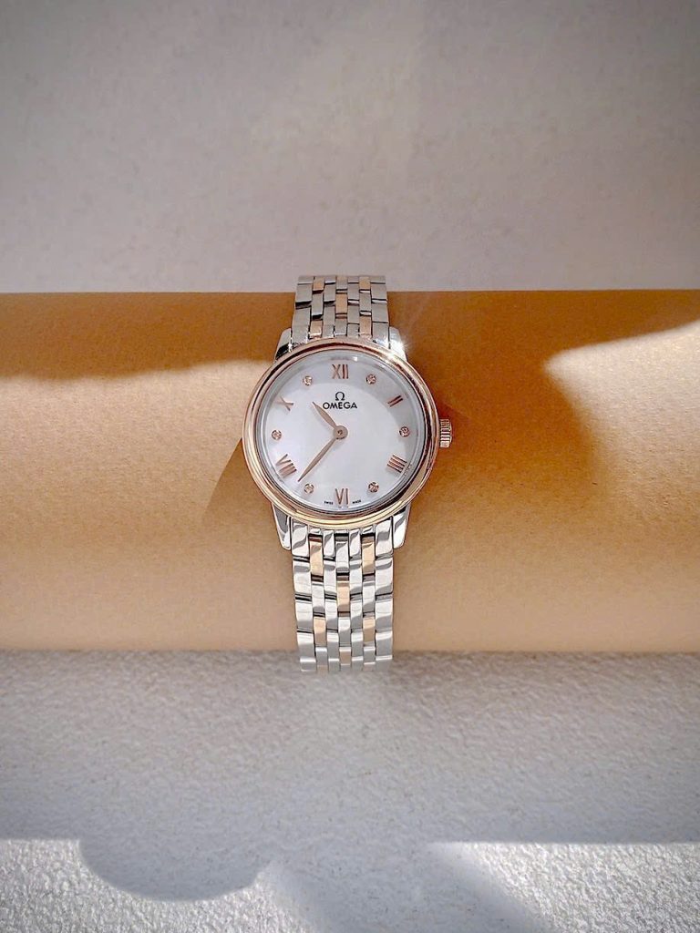 Đồng hồ Omega De Ville nữ demi dây kim loại mặt xà cừ Fake cao cấp 27 (4)