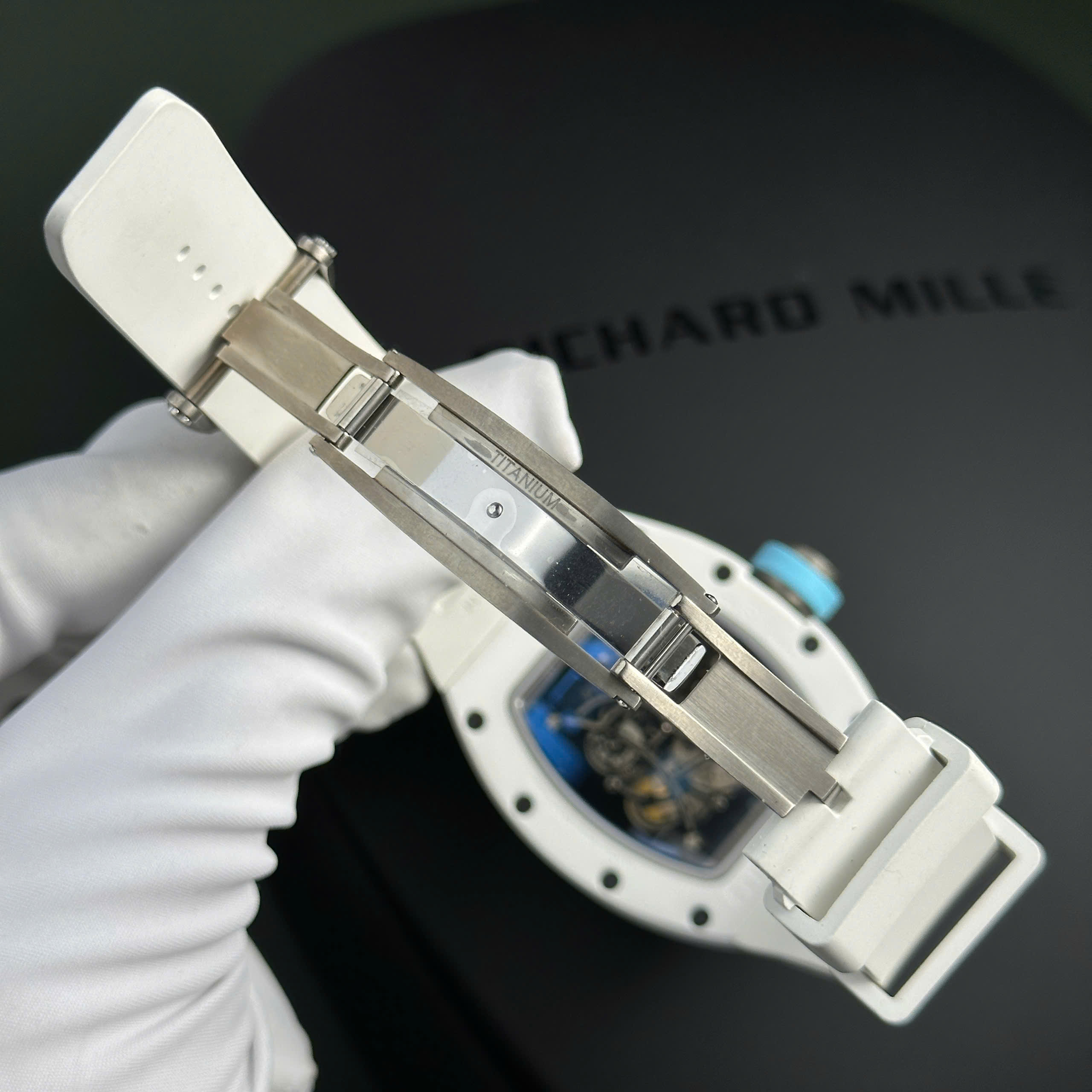 Đồng hồ Richard Mille RM055 Bubba Watson Rep 11 cao cấp vỏ gốm trắng BBR factory 45mm (3) Đồng hồ Richard Mille RM055 Bubba Watson Rep 11 cao cấp vỏ gốm trắng BBR factory 45mm (2)