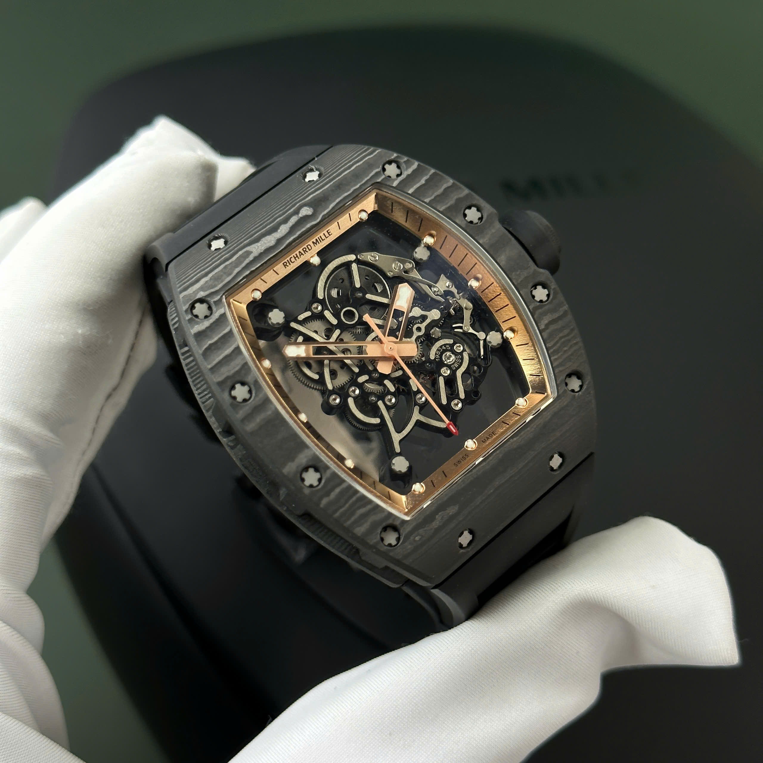 Đồng hồ Richard Mille RM055 Bubba Watson vỏ carbon siêu nhẹ nhà máy RM 42.7x49 (3) Đồng hồ Richard Mille RM055 Bubba Watson vỏ carbon siêu nhẹ nhà máy RM 42.7x49 (2)