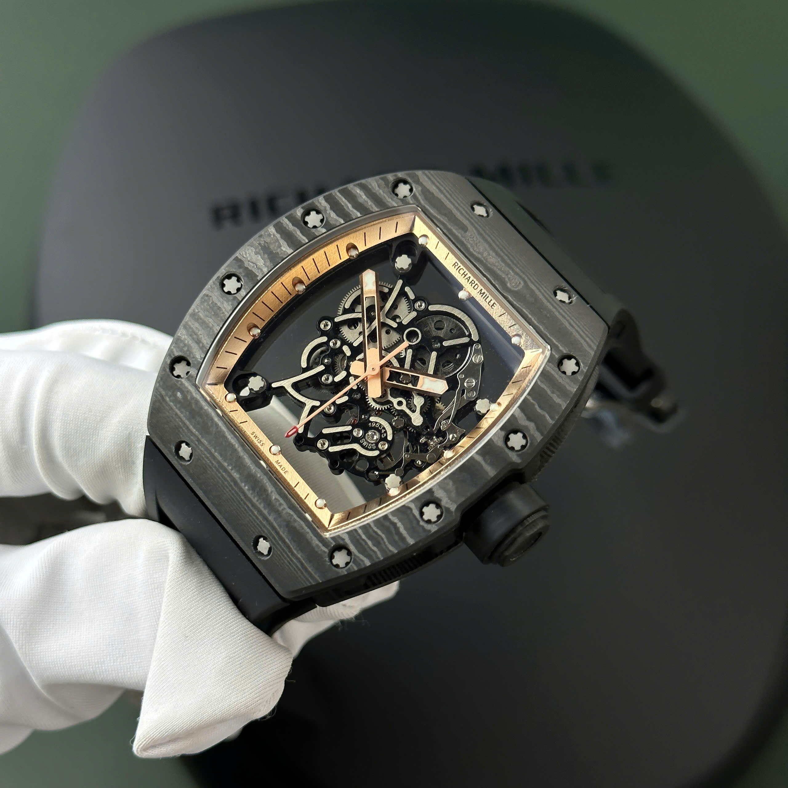 Đồng hồ Richard Mille RM055 Bubba Watson vỏ carbon siêu nhẹ nhà máy RM 42.7x49 (4) Đồng hồ Richard Mille RM055 Bubba Watson vỏ carbon siêu nhẹ nhà máy RM 42.7x49 (2)