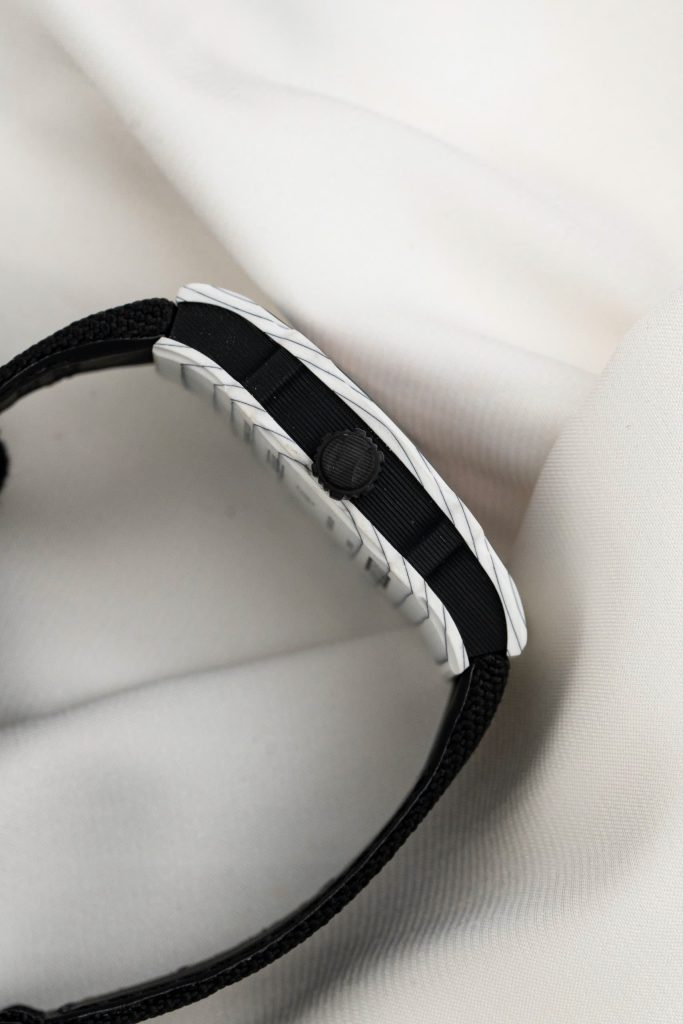 Đồng hồ Richard Mille RM27-05 Replica 11 vỏ carbon màu trắng siêu nhẹ 37 (1)