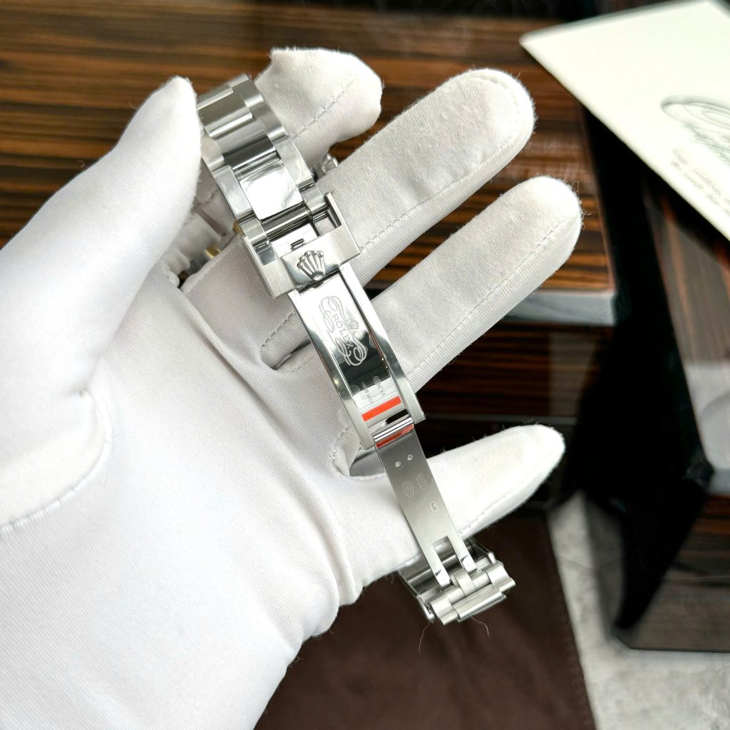 Đồng hồ Rolex Cosmograph Daytona Ice Blue 126506 Rep 11 cao cấp cọc số dạ quang 40mm (2)