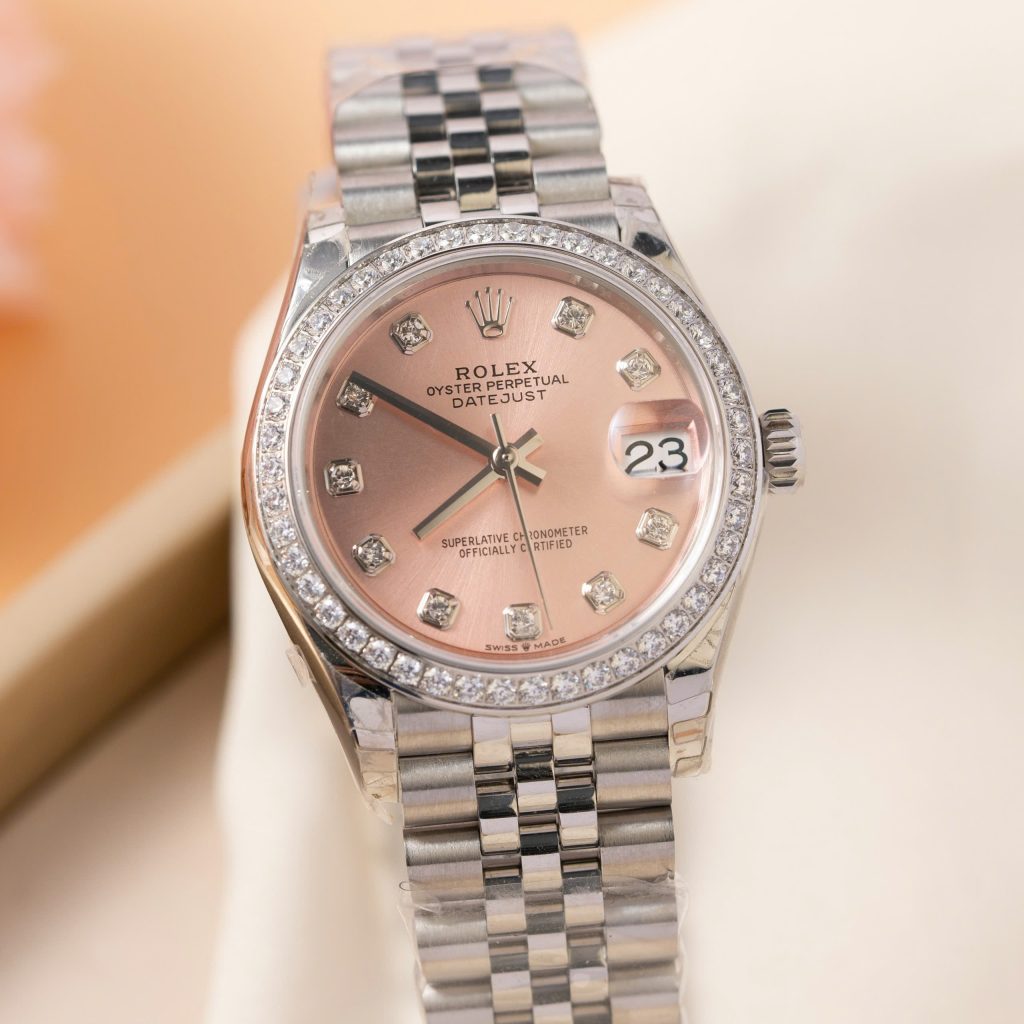 Đồng hồ Rolex DateJust Replica 11 nữ mặt hồng viền đính đá 31mm (2)