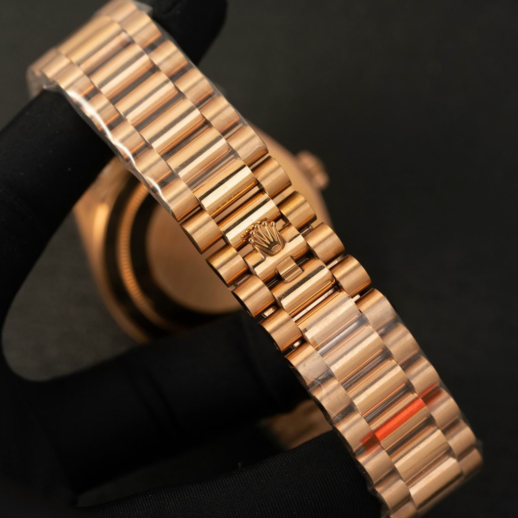 Đồng hồ Rolex Day-Date 228235 cọc số la mã trọng lượng 186gram Replica 1 1 nhà máy QF 40mm (2)