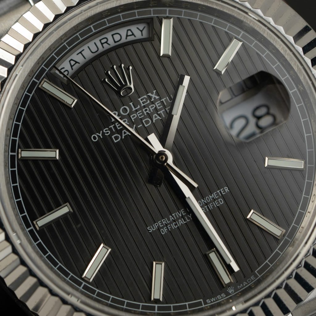 Đồng hồ Rolex Day-Date 228236 Replica 11 cọc số dạ quang mặt đen nhà máy GM 40mm (2)