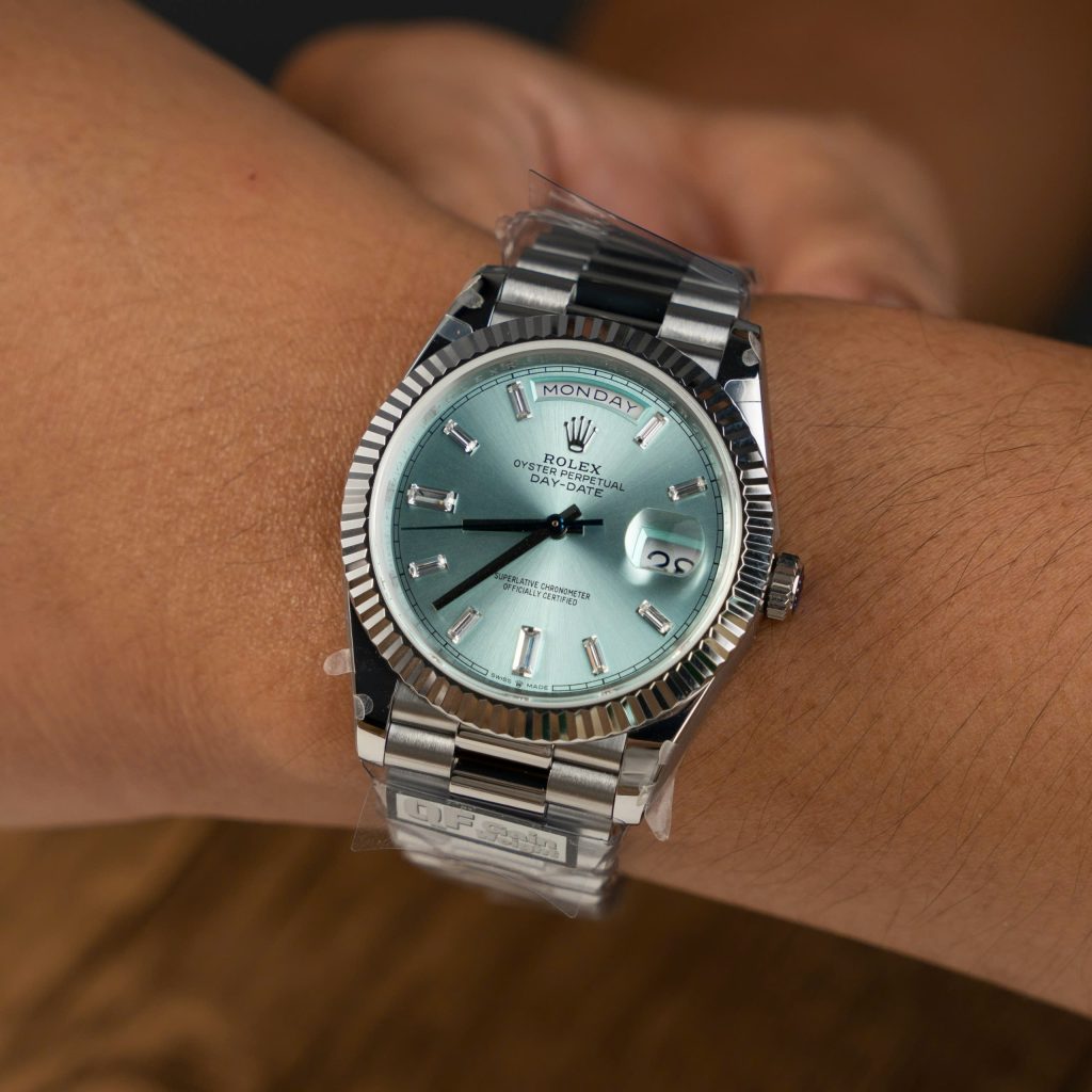 Đồng hồ Rolex Day-Date 228236 mặt xanh băng trọng lượng 186gram Rep 11 nhà máy QF 40mm (5)