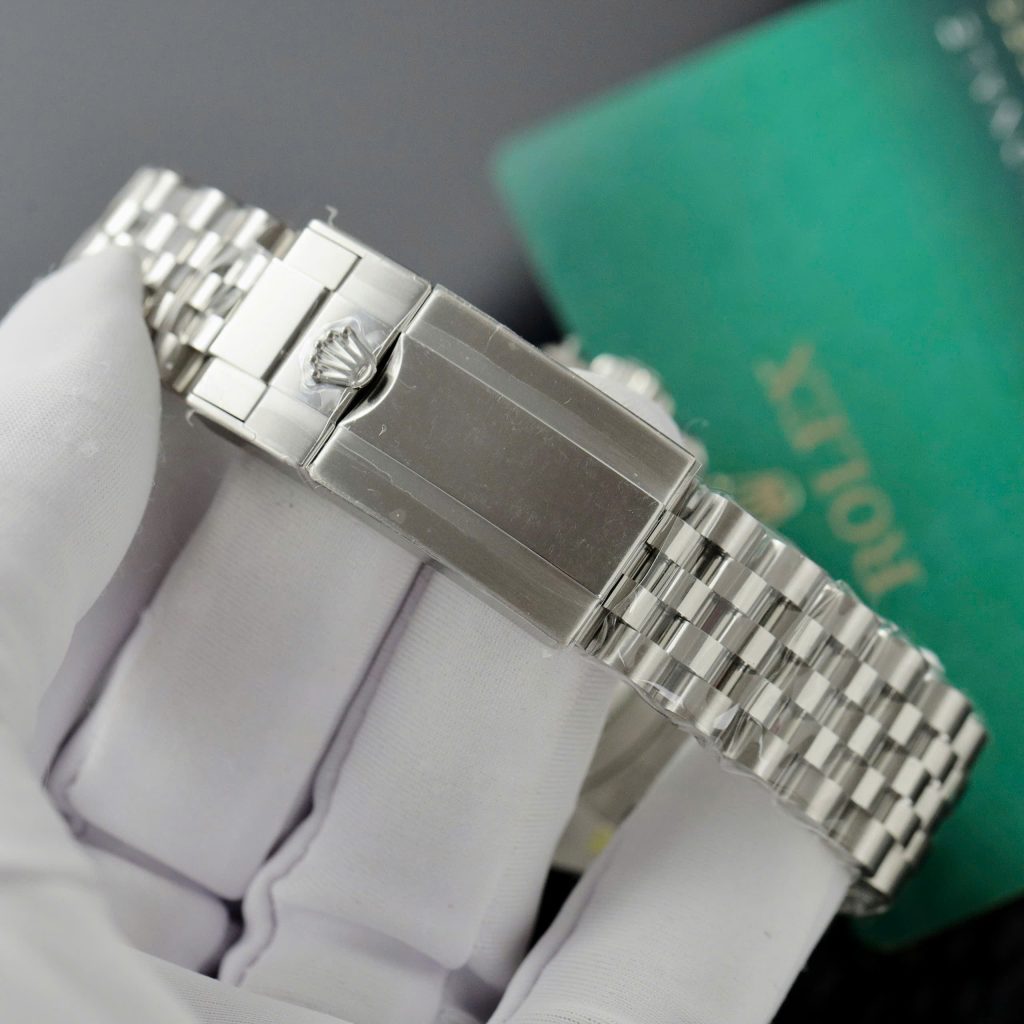 Đồng hồ Rolex GMT-Master II 126710BLRO Pepsi V3 Rep 11 dây Jubilee nhà máy Clean 40mm (2)