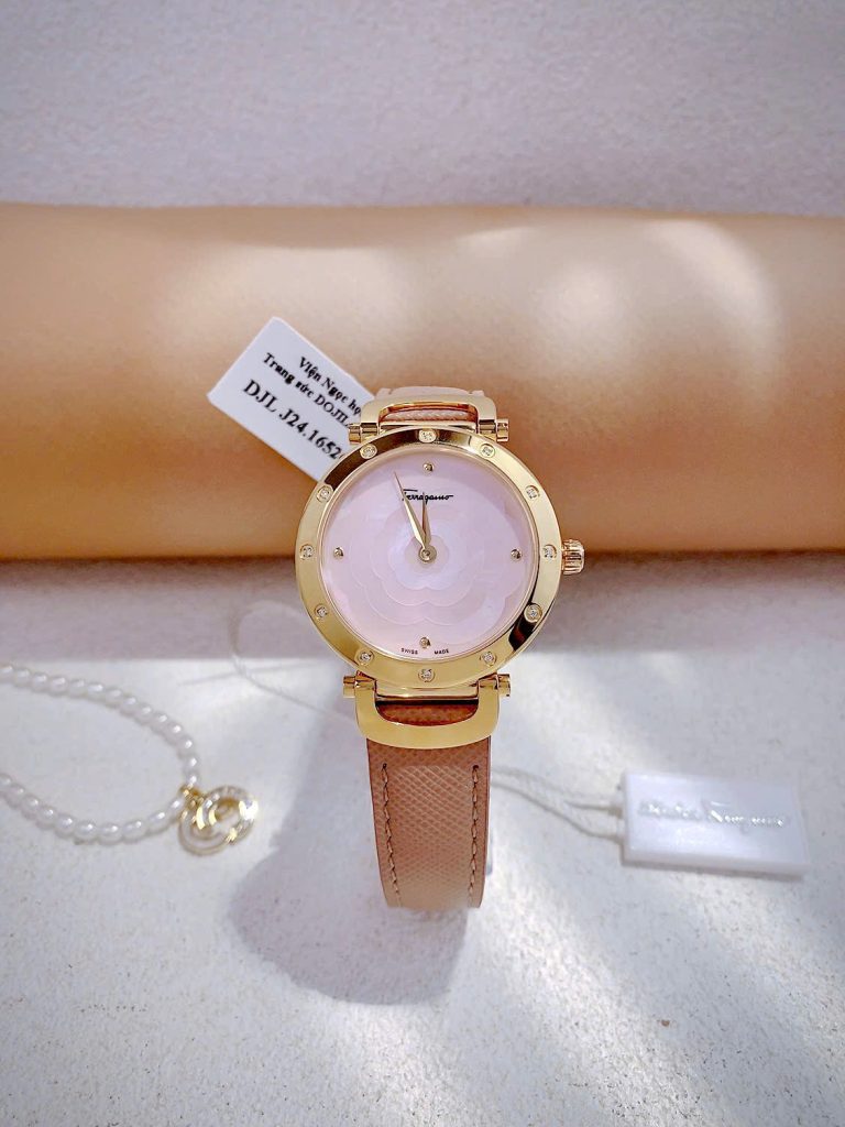 Đồng hồ Salvatore Feragamo nữ họa tiết bông hoa viền Moissanite Like Auth 34mm