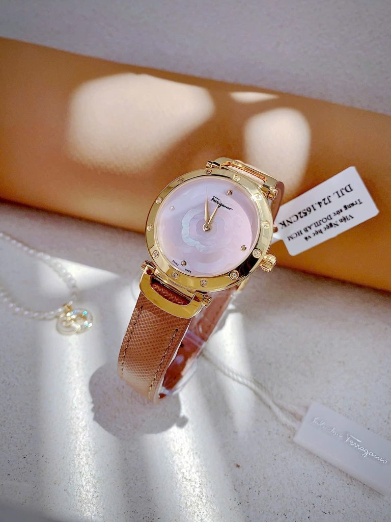 Đồng hồ Salvatore Feragamo nữ họa tiết bông hoa viền Moissanite Like Auth 34mm