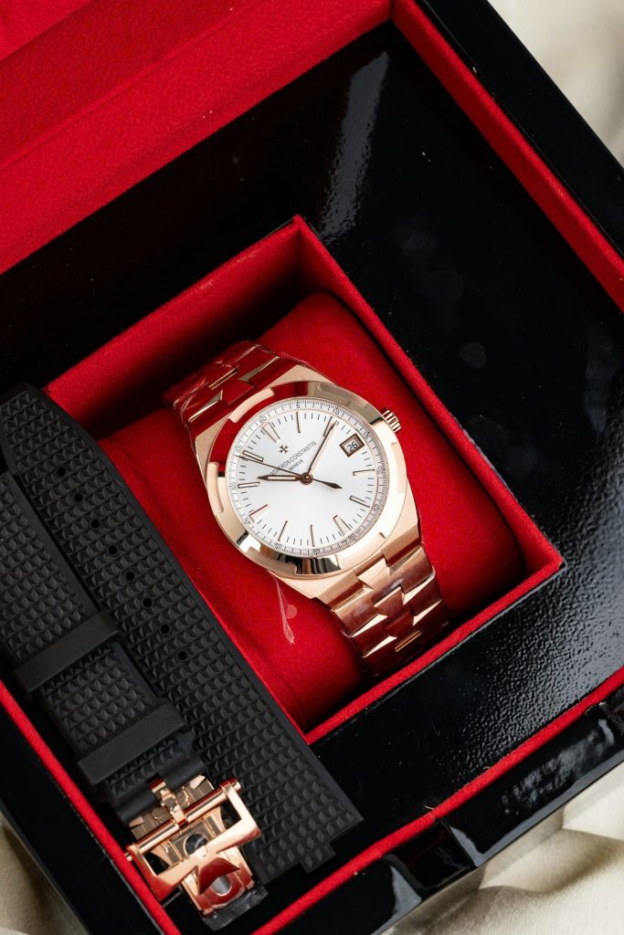 Đồng hồ Vacheron Constantin Overseas Dual Time 4500V mạ vàng hồng mặt trắng Rep 11 cao cấp 41mm (2)