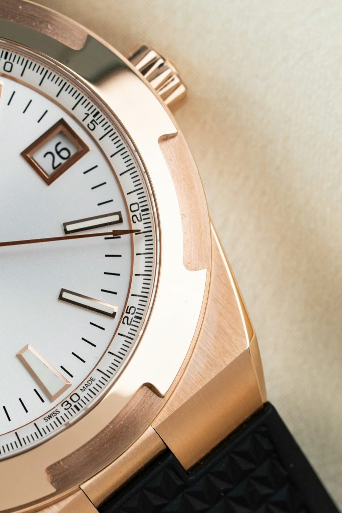 Đồng hồ Vacheron Constantin Overseas Dual Time 4500V mạ vàng hồng mặt trắng Rep 11 cao cấp 41mm (2)