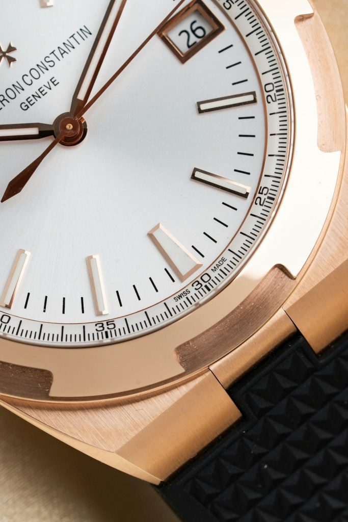 Đồng hồ Vacheron Constantin Overseas Dual Time 4500V mạ vàng hồng mặt trắng Rep 11 cao cấp 41mm (2)