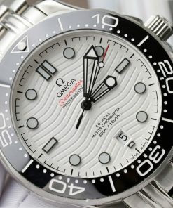 Đồng hồ Fake 11 Omega Seamaster nam mặt trắng dây kim loại 42mm (2)