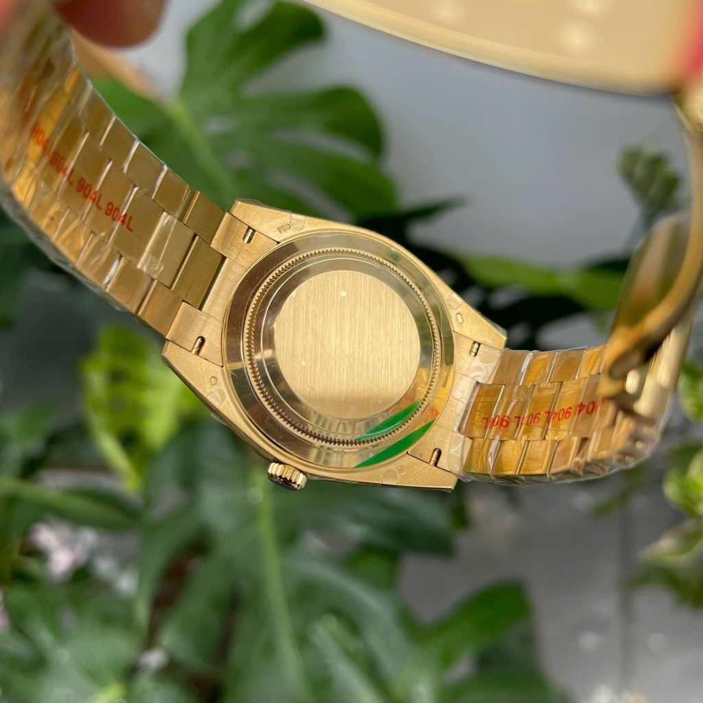 Đồng hồ Fake 11 Rolex Day-Date mặt vàng champagne đính đá 40mm (2)
