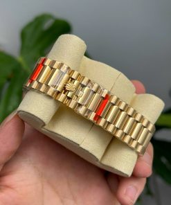 Đồng hồ Fake 11 Rolex Day-Date mặt vàng champagne đính đá 40mm (2)