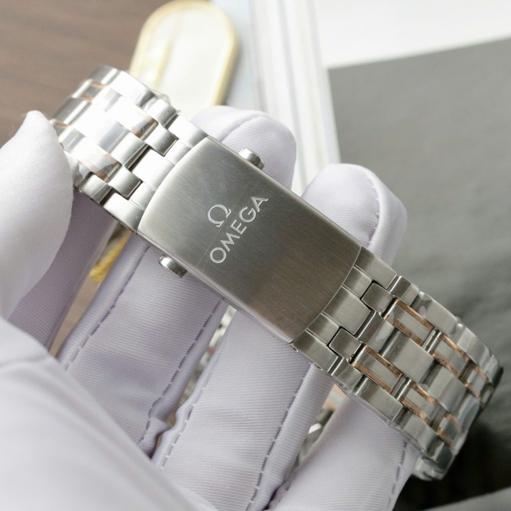 Đồng hồ Omega Seamaster Fake 11 Thuỵ Sỹ demi vàng hồng mặt đen 42mm (2)