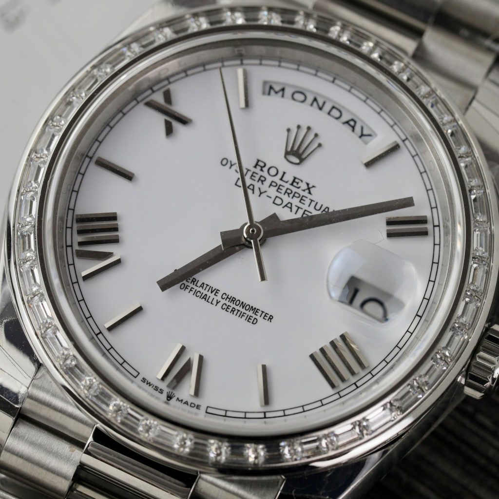 Đồng hồ Rolex Day-Date Fake 11 mặt trắng đính đá baguette nhà máy EW 40mm (2)