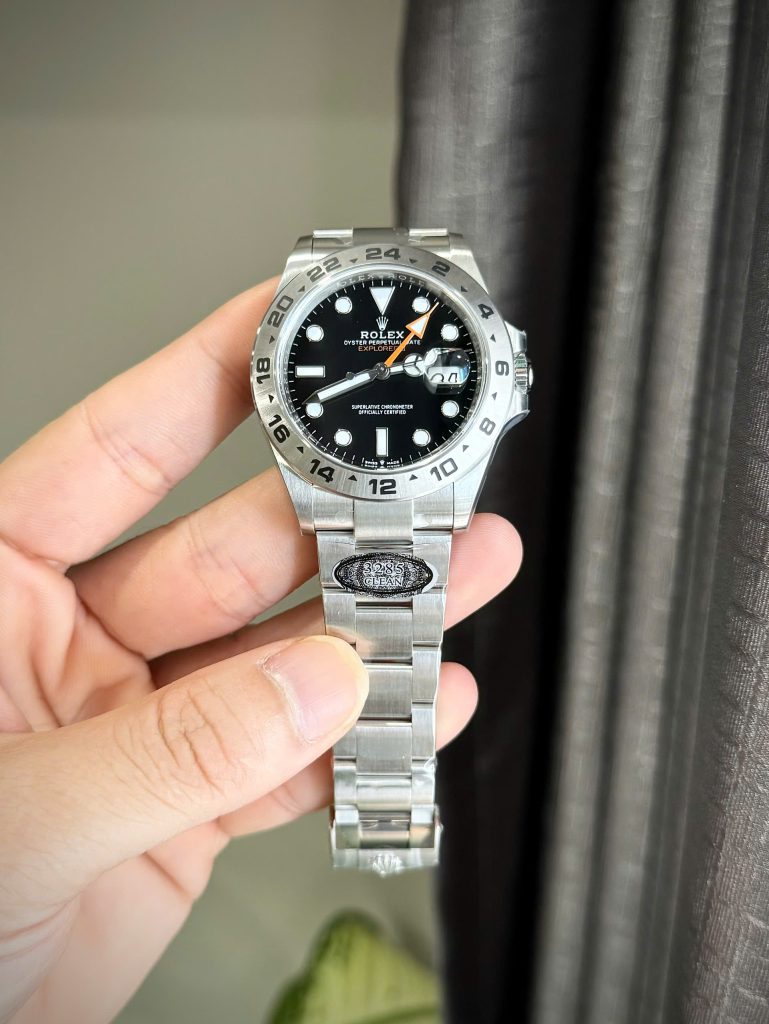 Đồng hồ Rolex Explorer ll 226570 Replica 11 mặt đen nhà máy Clean 42mm (2)