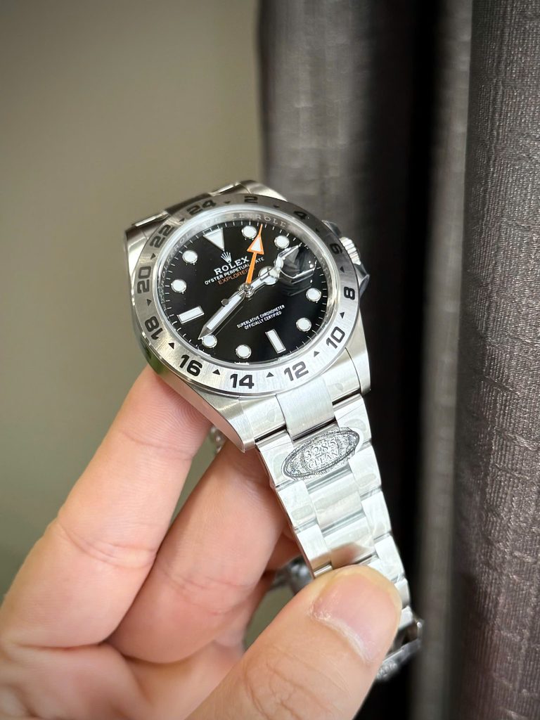 Đồng hồ Rolex Explorer ll 226570 Replica 11 mặt đen nhà máy Clean 42mm (2)