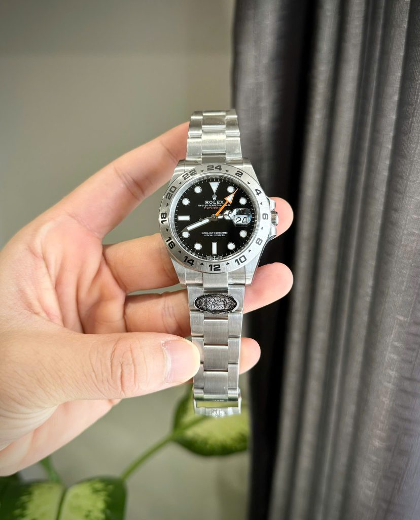 Đồng hồ Rolex Explorer ll 226570 Replica 11 mặt đen nhà máy Clean 42mm (2)