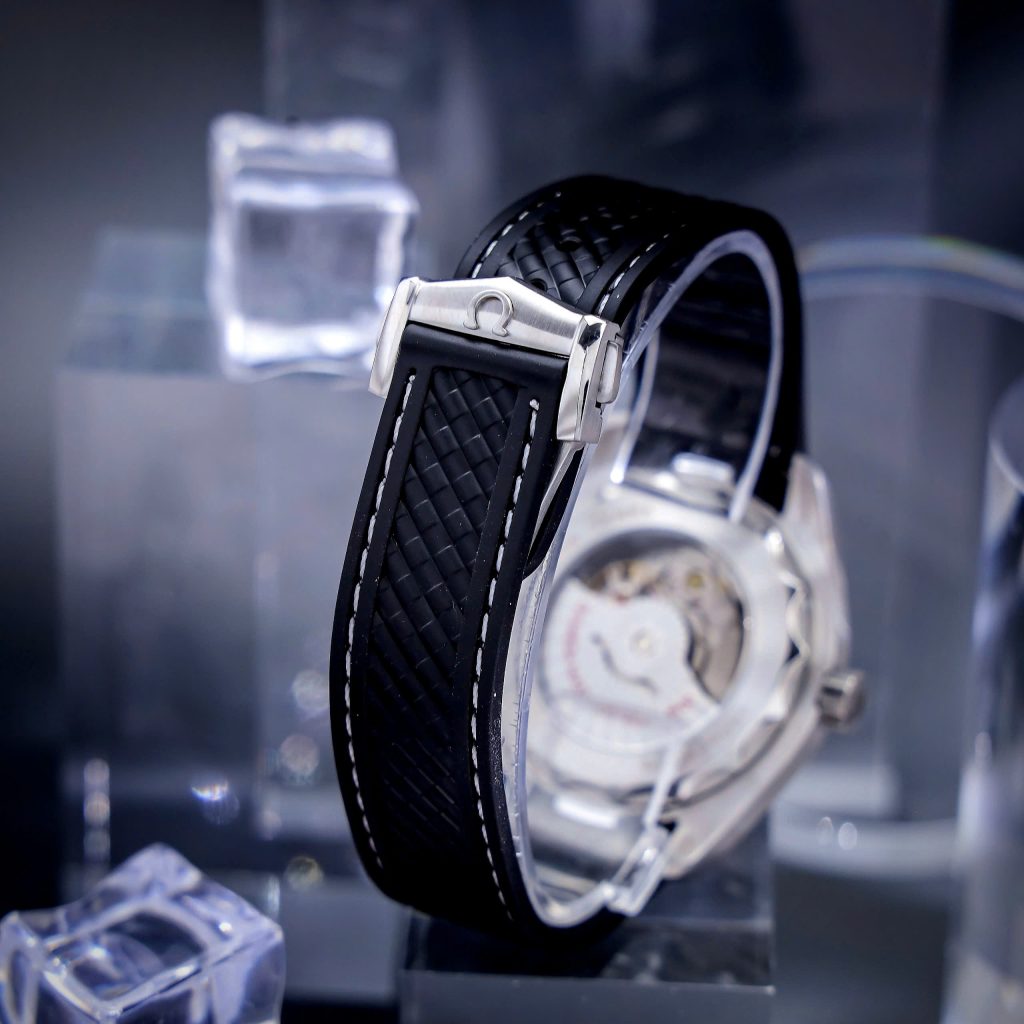 Đồng hồ Omega Seamaster nam dây cao su mặt xanh rêu máy cơ Nhật 41mm