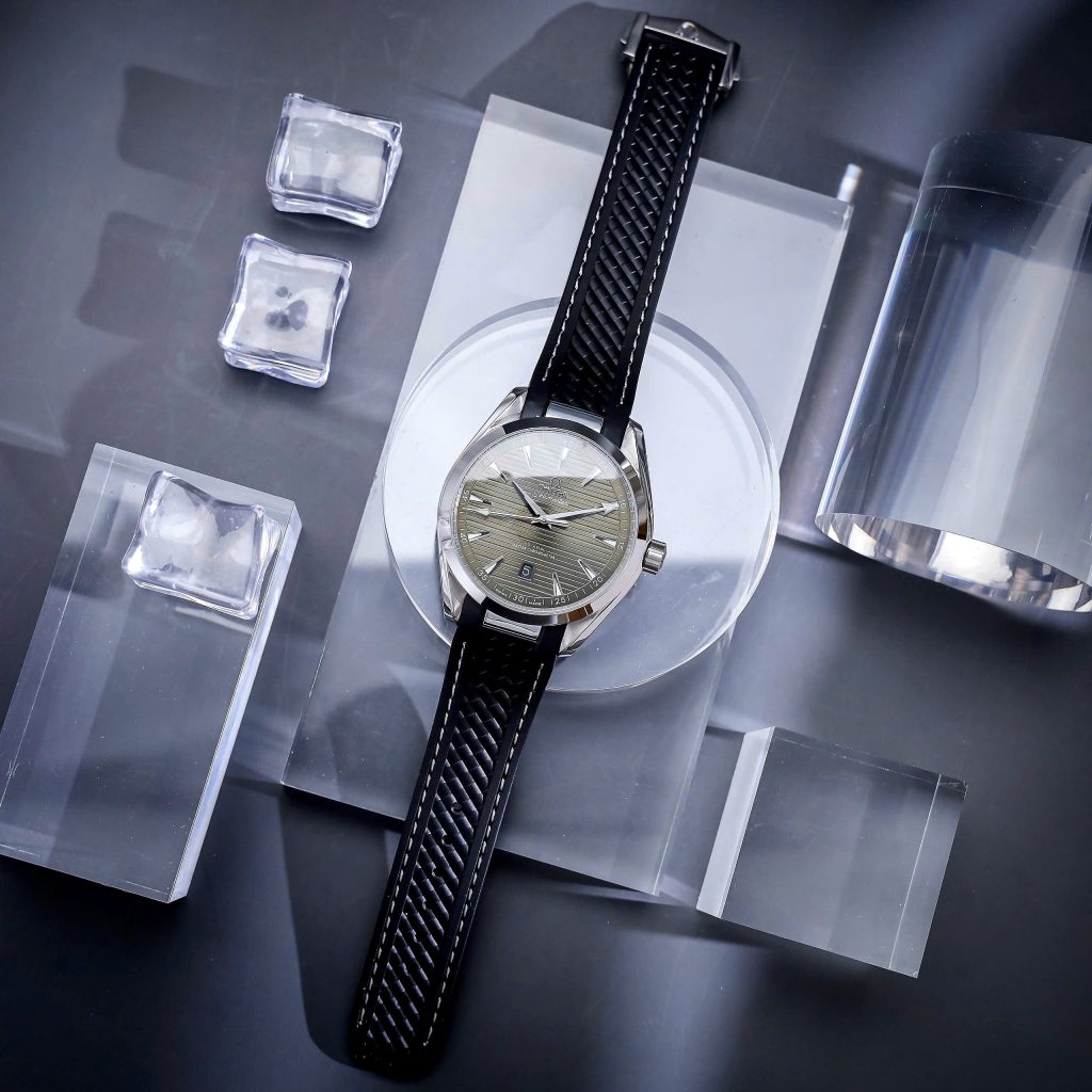 Đồng hồ Omega Seamaster nam dây cao su mặt xanh rêu máy cơ Nhật 41mm