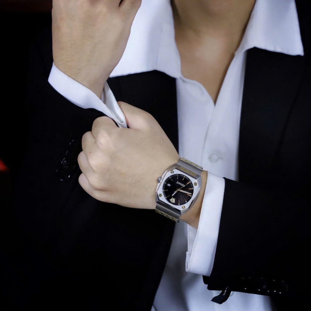 Đồng hồ Versace VE8F00524 Antares Nam Dây Kim Loại Demi Fake 11 44mm