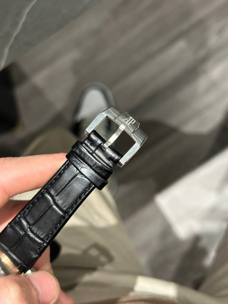 Đồng hồ Audemars Piguet Tourbillon Openworked 26600 Replica 11 dây da màu đen 41mm (2)