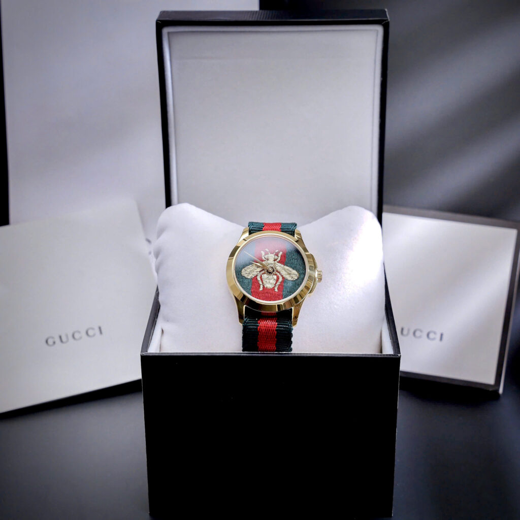 Đồng hồ Gucci Le Marche Des Hỏa Tiết Con Ong Dây Vải Like Auth 38mm