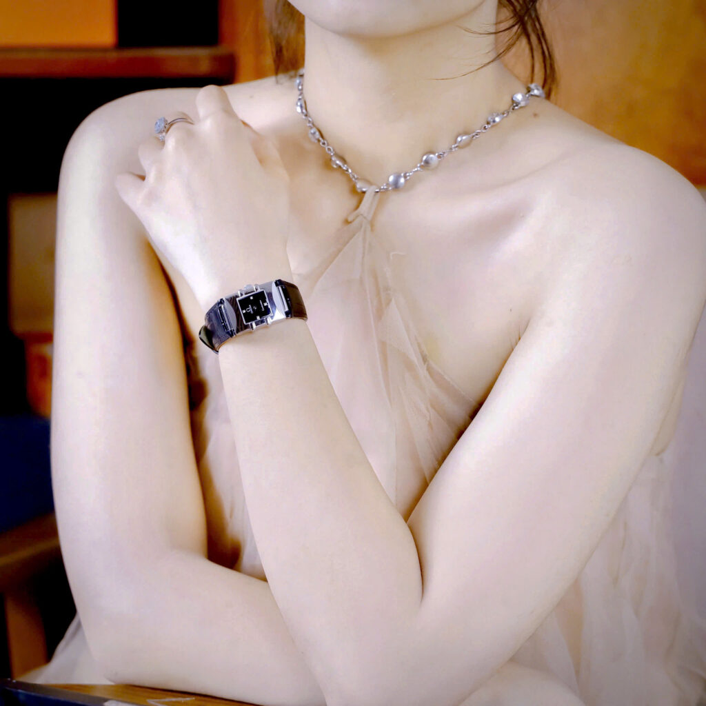 Đồng hồ Omega Constellation Quadra Quartz Dây Da Fake Cao Cấp 22x28mm