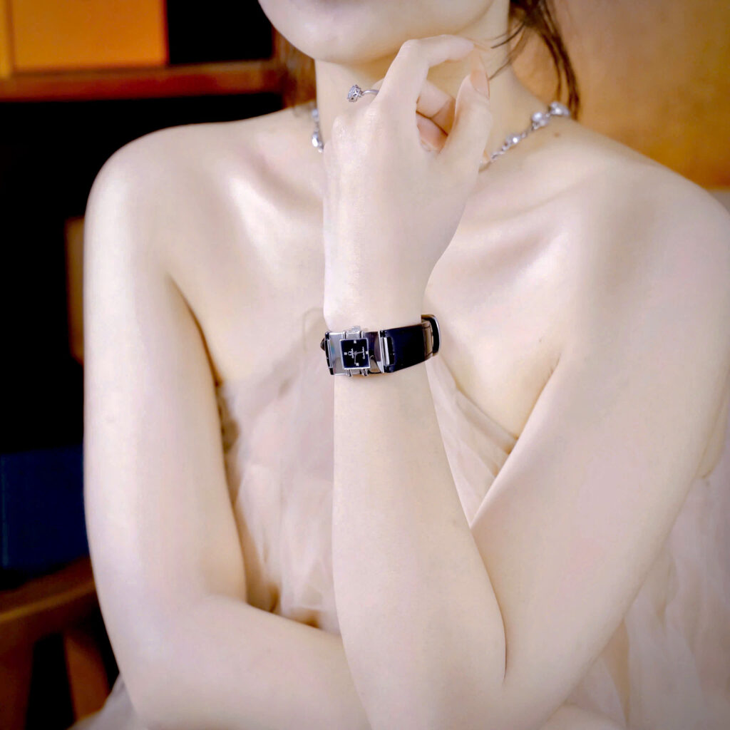 Đồng hồ Omega Constellation Quadra Quartz Dây Da Fake Cao Cấp 22x28mm