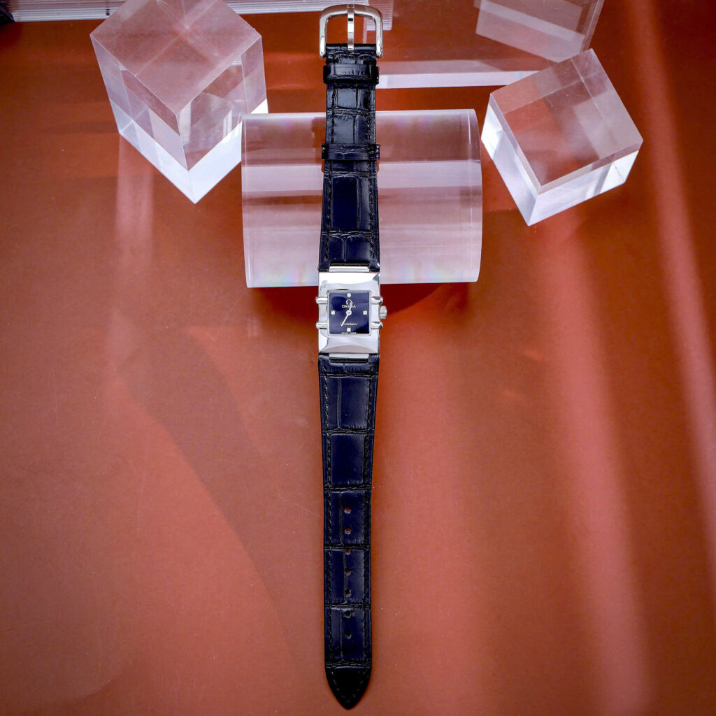 Đồng hồ Omega Constellation Quadra Quartz Dây Da Fake Cao Cấp 22x28mm