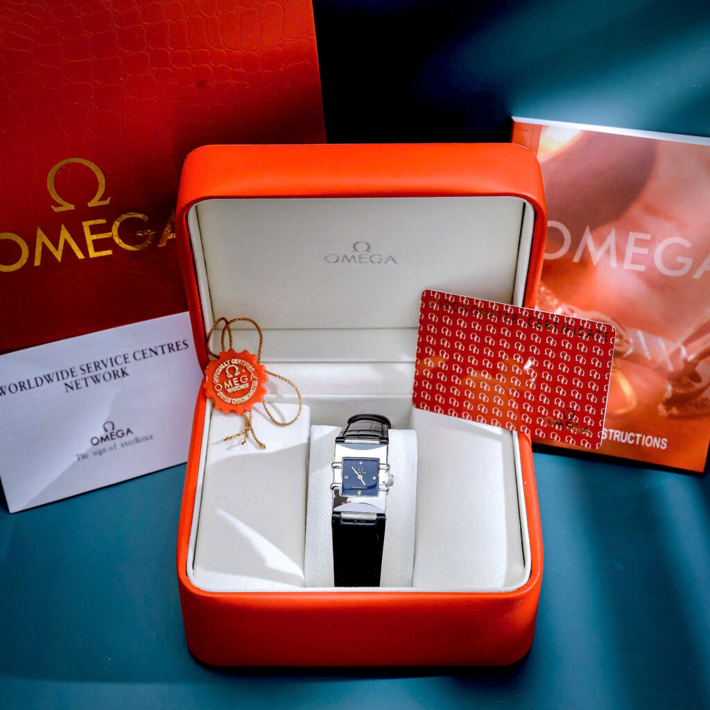 Đồng hồ Omega Constellation Quadra Quartz Dây Da Fake Cao Cấp 22x28mm