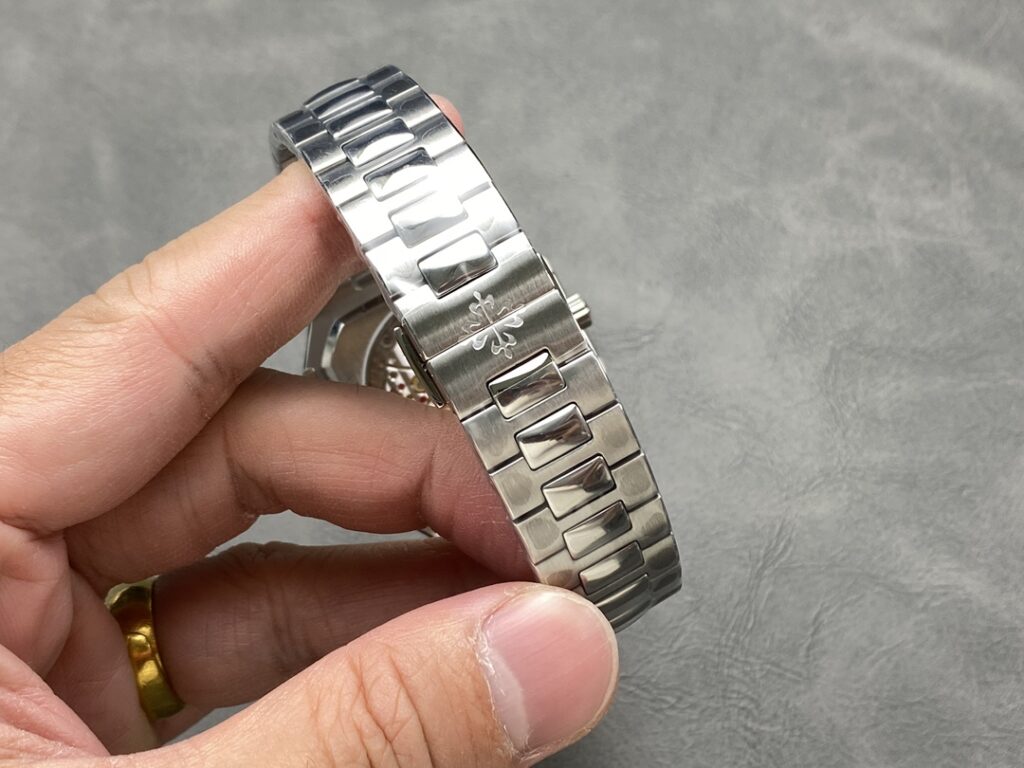 Đồng hồ Patek Philippe Cubitus 5821 Rep 11 mặt vuông màu xanh lá cây 45mm (1)