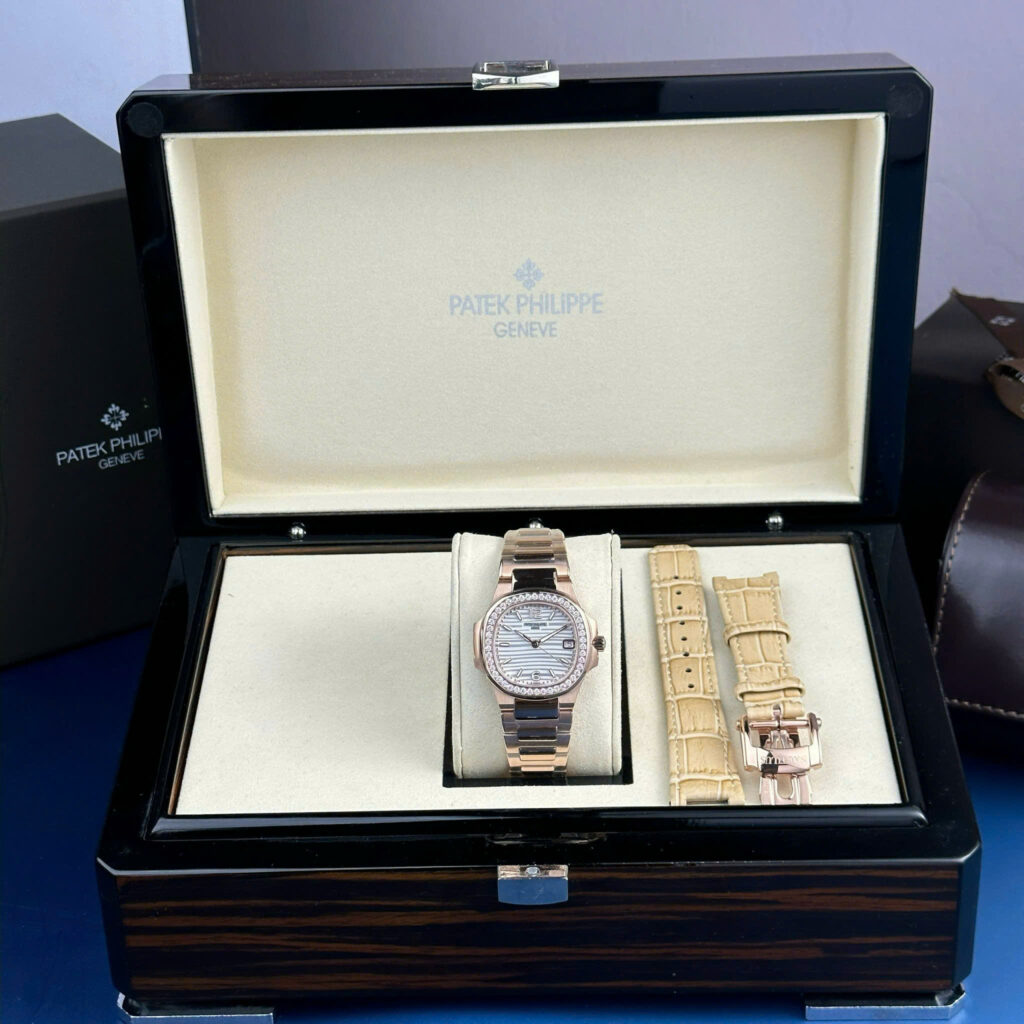 Đồng hồ Patek Philippe Nautilus 7010 Rep 11 mạ vàng hồng mặt trắng 32mm (2)